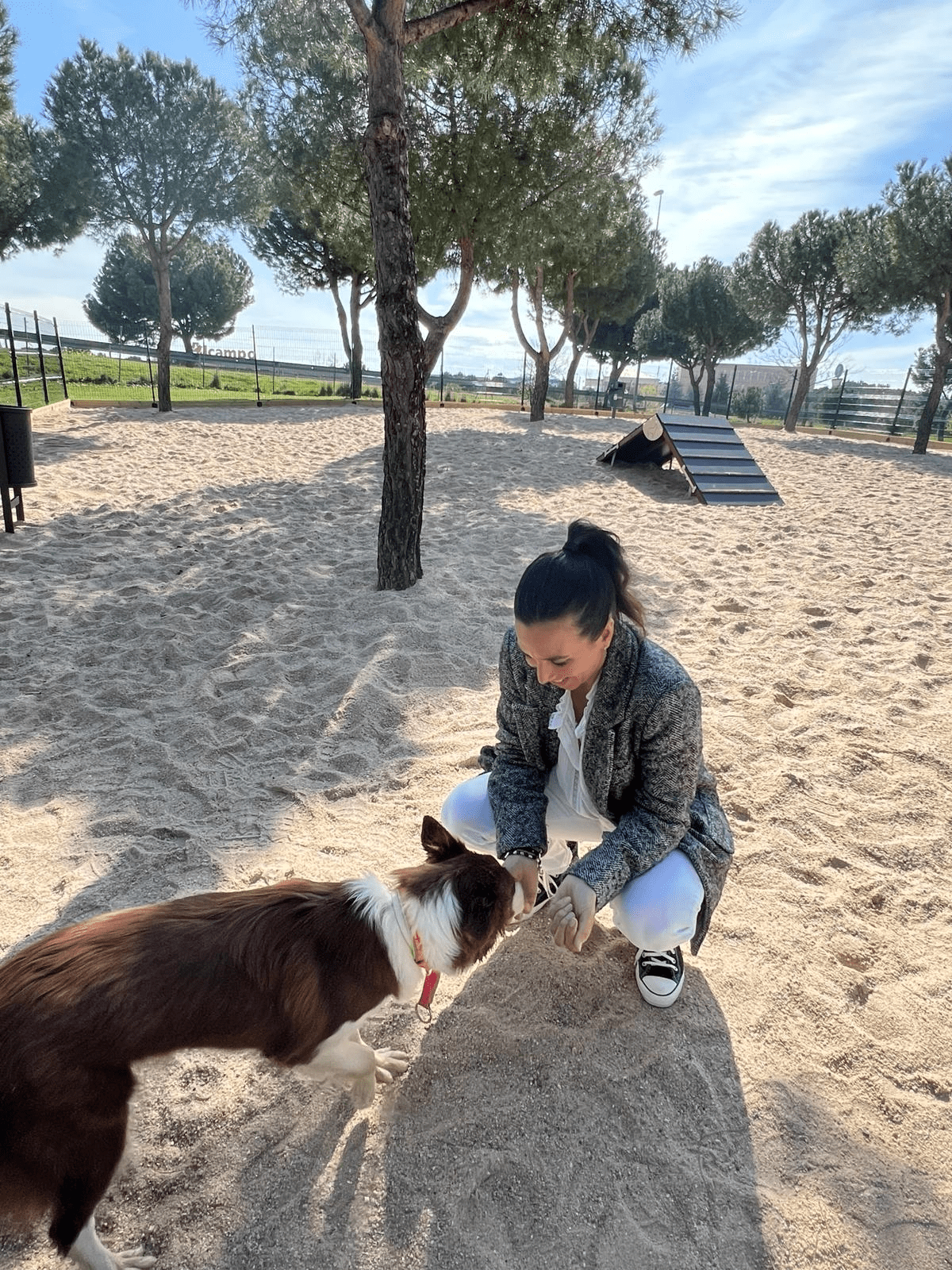 Fuenlabrada inaugura una novena Área de Ejercitación Canina en Loranca para mejorar la convivencia entre la ciudadanía y las mascotas.