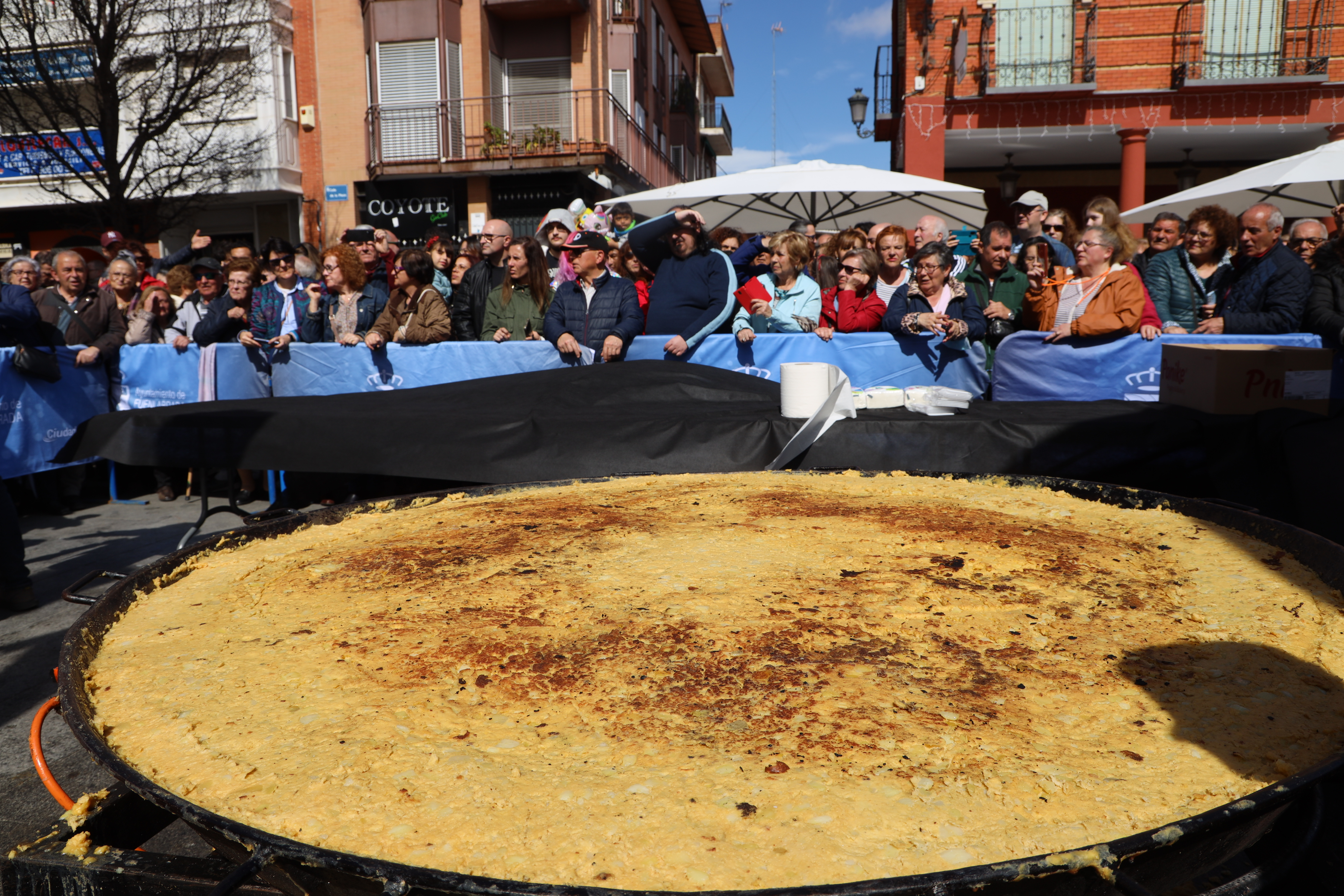 Descubre la vibrante agenda cultural de Fuenlabrada este fin de semana, con teatro, música, igualdad y ¡una tortilla gigante!