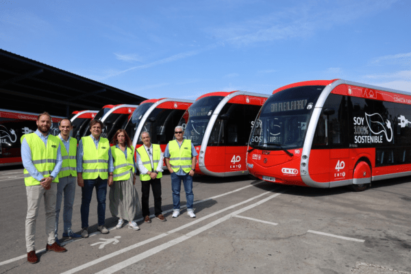 Fuenlabrada incorpora siete autobuses eléctricos a la EMTF, elevando a once su flota 0 emisiones, y refuerza su compromiso con la sostenibilidad y la modernización del servicio de transporte urbano.