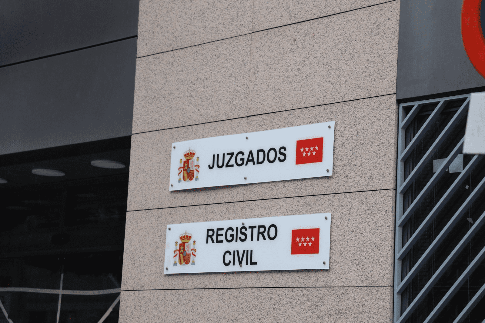 El Pleno de Fuenlabrada exige a la Comunidad de Madrid que resuelva las graves deficiencias del Registro Civil que afectan a la población.