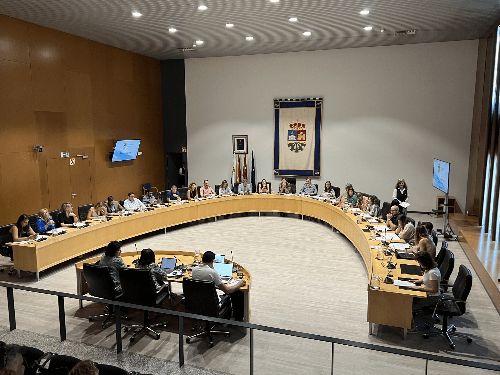 El pleno de Fuenlabrada aprueba la Declaración Institucional de la FEMP en defensa de los derechos del colectivo LGTBI+ con motivo del Día Internacional del Orgullo.