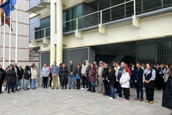 El Ayuntamiento de Fuenlabrada expresa su apoyo y solidaridad con las personas afectadas por la DANA a través de una declaración institucional que destaca la labor de los servicios de emergencia y la necesidad de reconstrucción en las zonas afectadas.