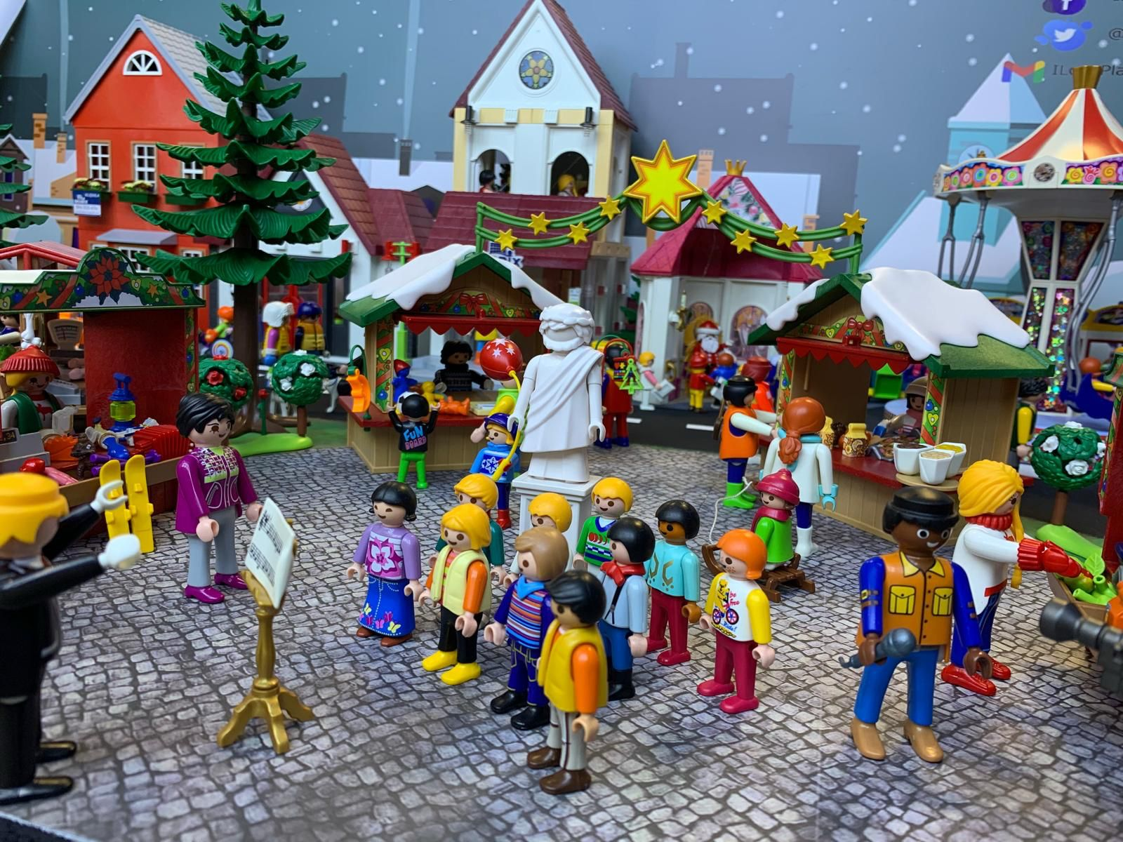 La exposición "Playmobil en Navidad" en el CEART de Fuenlabrada presenta 2.000 figuras que recrean escenas navideñas hasta el 12 de enero, con entrada gratuita. Es una experiencia para toda la familia llena de magia y detalles.