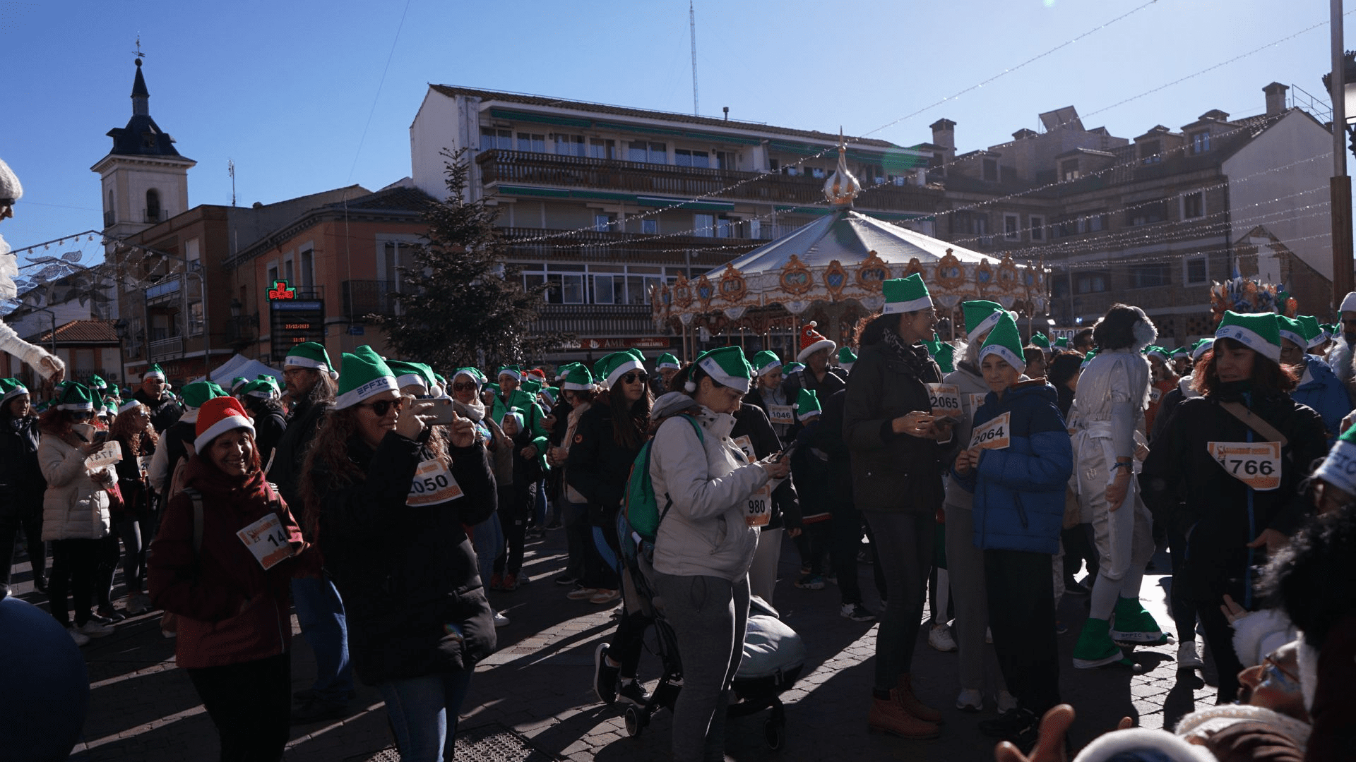 El próximo sábado 21 de diciembre, más de 2.400 personas se reunirán para participar en la tradicional Marcha Quemapolvorones, una caminata de 2,6 kilómetros diseñada para todas las edades que recorrerá las principales calles del centro de la ciudad.