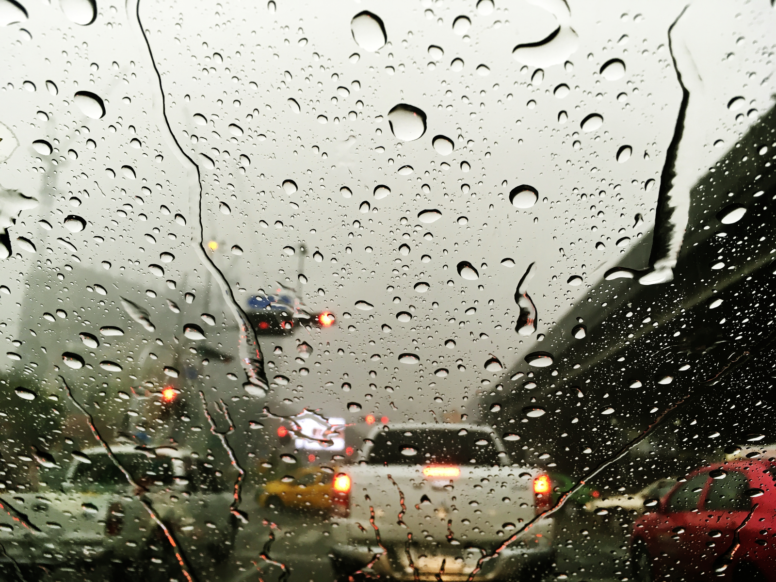 borrasca herminia madrid, Rachas de viento de hasta 70 kilómetros por hora, lluvias y cielo nublado. Así se presentan los primeros días de esta semana, marcados por una borrasca que llega desde las islas británicas.