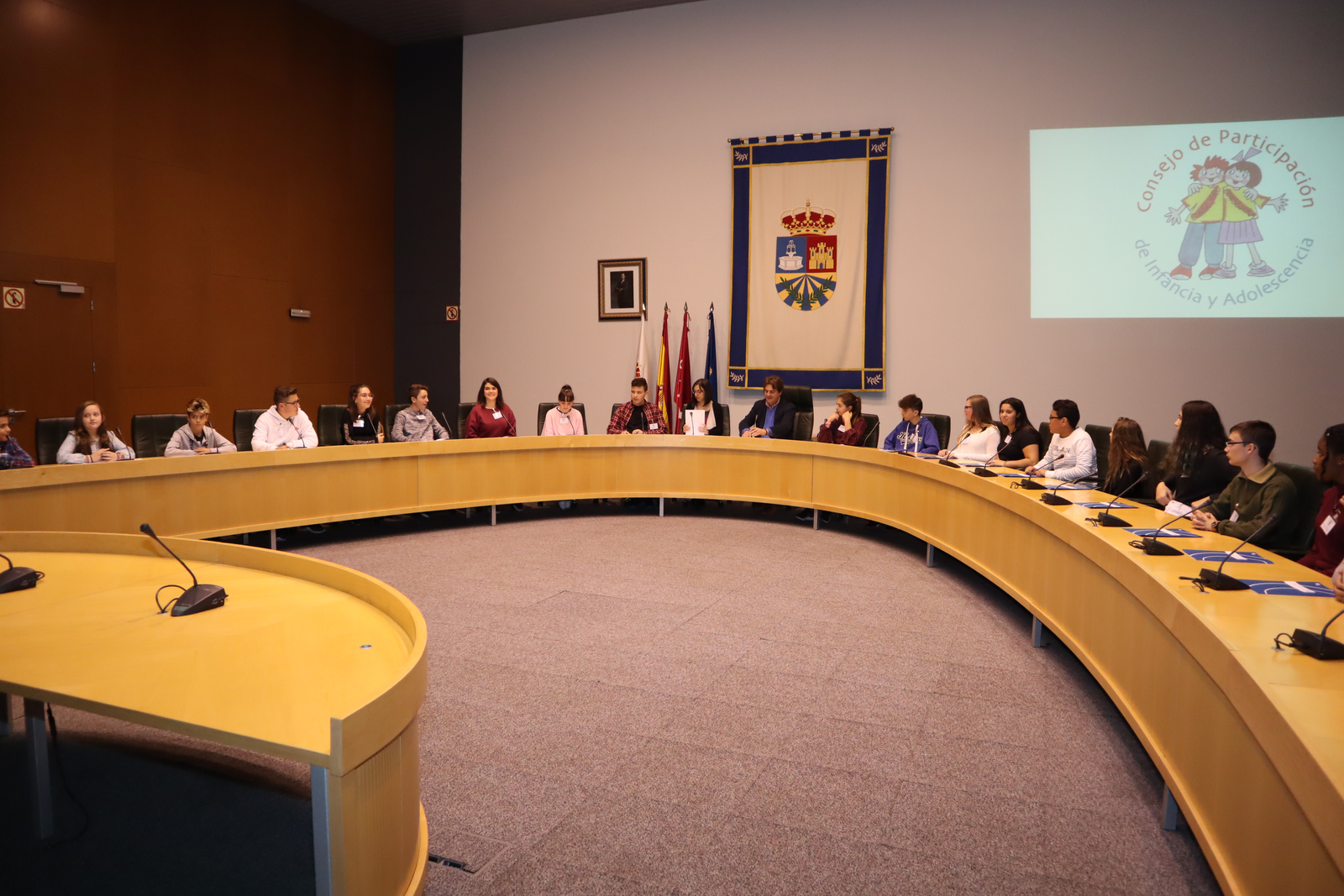 El Consejo de Participación de la Infancia y Adolescencia de Fuenlabrada representará a la ciudad en el VIII Encuentro Estatal de Participación Infantil y Adolescente, organizado por UNICEF en Bilbao. Tres consejeras fuenlabreñas se unirán a 180 jóvenes de toda España para debatir sobre los derechos y la protección de la infancia. Este evento subraya el compromiso de Fuenlabrada con la participación juvenil y la mejora del bienestar de los menores.