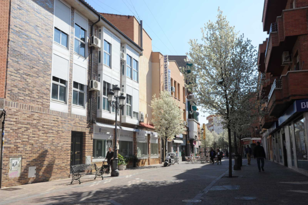 El Ayuntamiento lanza una campaña para fomentar la limpieza de las fachadas comerciales El Ayuntamiento lanza una campaña informativa para que los comercios mantengan limpias sus fachadas dentro del plan ‘Presume de ciudad’, promoviendo una ciudad más cuidada y atractiva.