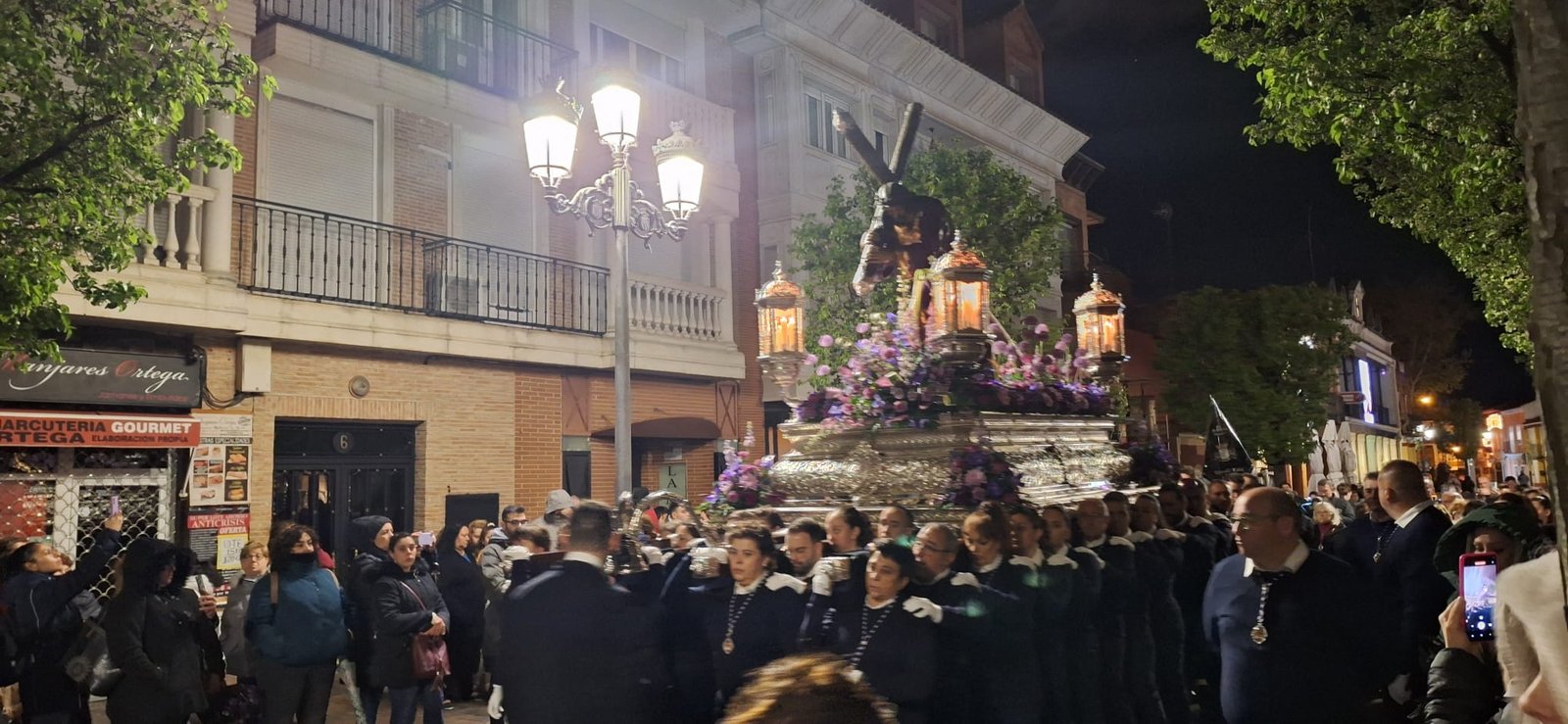 Descubre la programación completa de la Semana Santa 2025 en Fuenlabrada, con procesiones, misas y actos litúrgicos destacados.