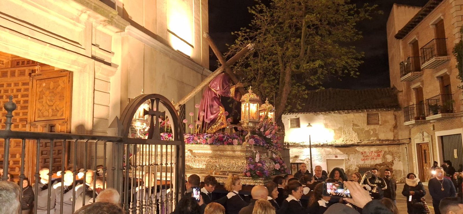 Descubre los actos del Miércoles Santo en Fuenlabrada este 16 de abril: misa de costaleros y la solemne procesión de Jesús Nazareno por las calles del centro de Fuenlabrada