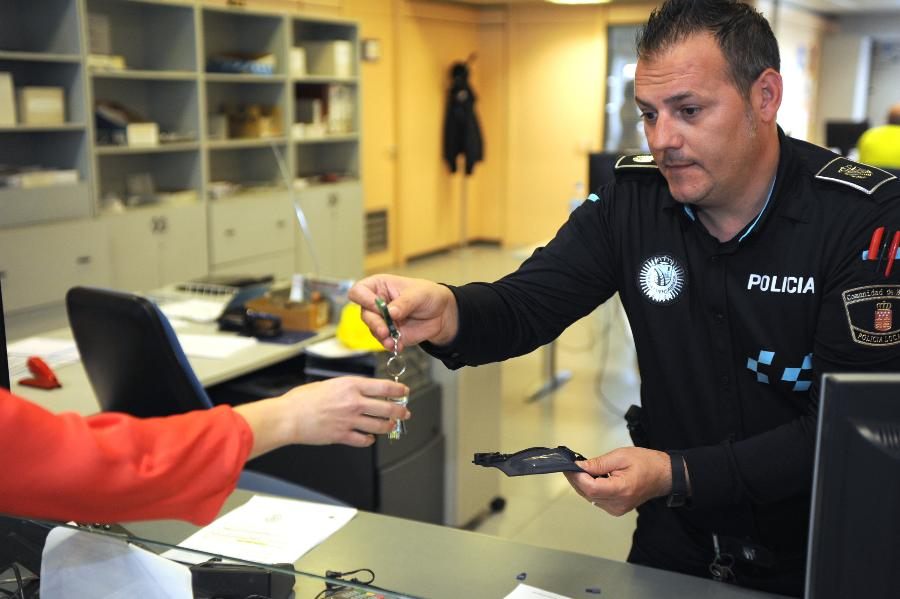 La campaña ‘Vacaciones Tranquilas’ permite a los vecinos dejar sus datos y llaves a la Policía Local para actuar en caso de incidentes durante Semana Santa. Del 11 al 21 de abril.