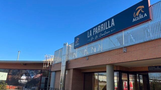 Un espacio donde la tradición y la buena comida se unen para ofrecer una experiencia gastronómica inolvidable. Especializado en auténticas parrilladas, arroces y platos españoles. Destaca por su ambiente acogedor y familiar, ideal para disfrutar de una comida con amigos, familiares o compañeros de trabajo.