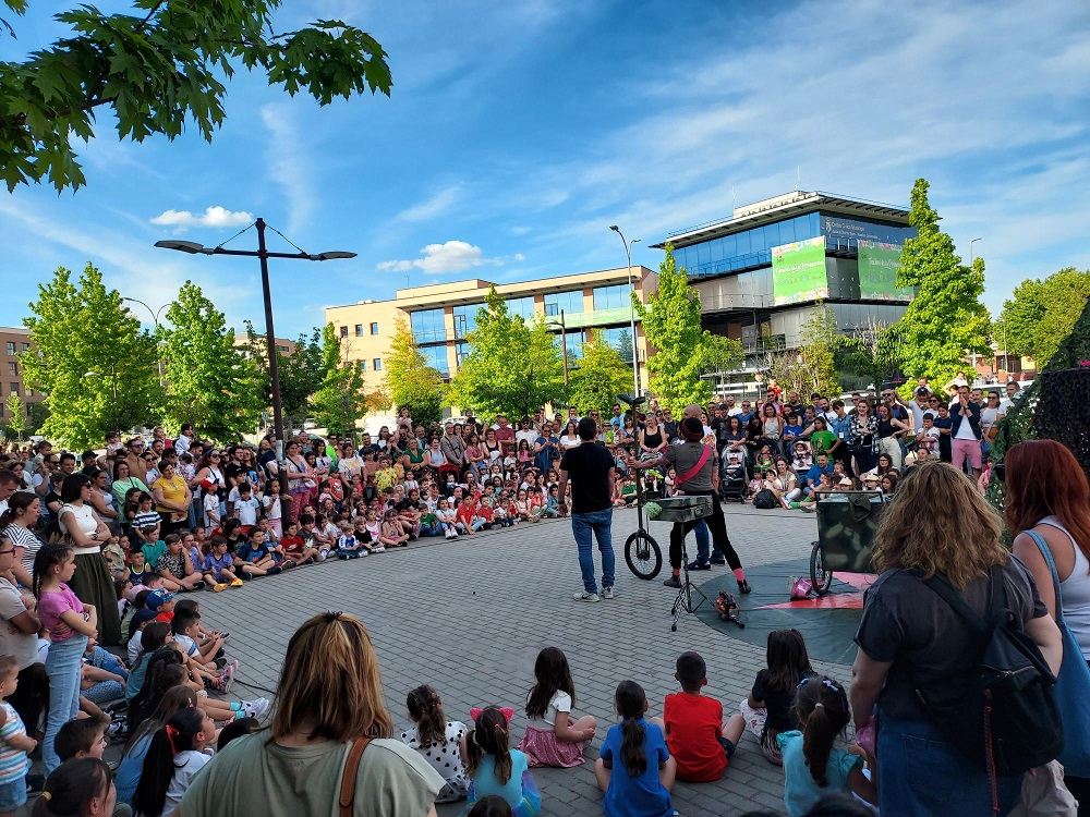 La Fiesta de la Primavera llena el barrio de El Vivero de música, talleres y juegos La Fiesta de la Primavera llena el barrio de El Vivero de música, talleres y juegos