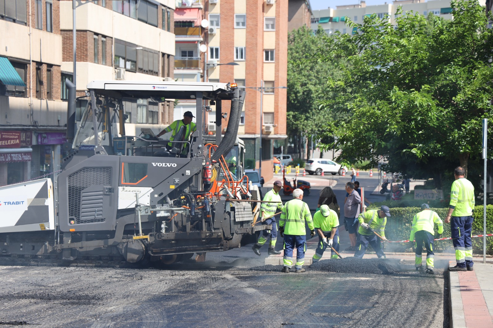 Fuenlabrada inicia una nueva campaña de asfaltado y mejora de calzadas con una inversión de 800.000 euros Fuenlabrada inicia una nueva campaña de asfaltado y mejora de calzadas con una inversión de 800.000 euros