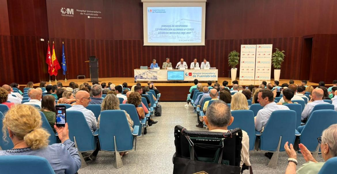 El Hospital Universitario de Fuenlabrada da la bienvenida a los nuevos residentes y celebra la graduación de estudiantes de Medicina El Hospital Universitario de Fuenlabrada da la bienvenida a los nuevos residentes y celebra la graduación de estudiantes de Medicina