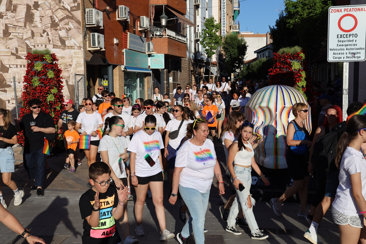 Fuenlabrada celebra la Marcha de los Colores con miles de participantes y una batalla de polvos multicolor Fuenlabrada celebra la Marcha de los Colores con miles de participantes y una batalla de polvos multicolor