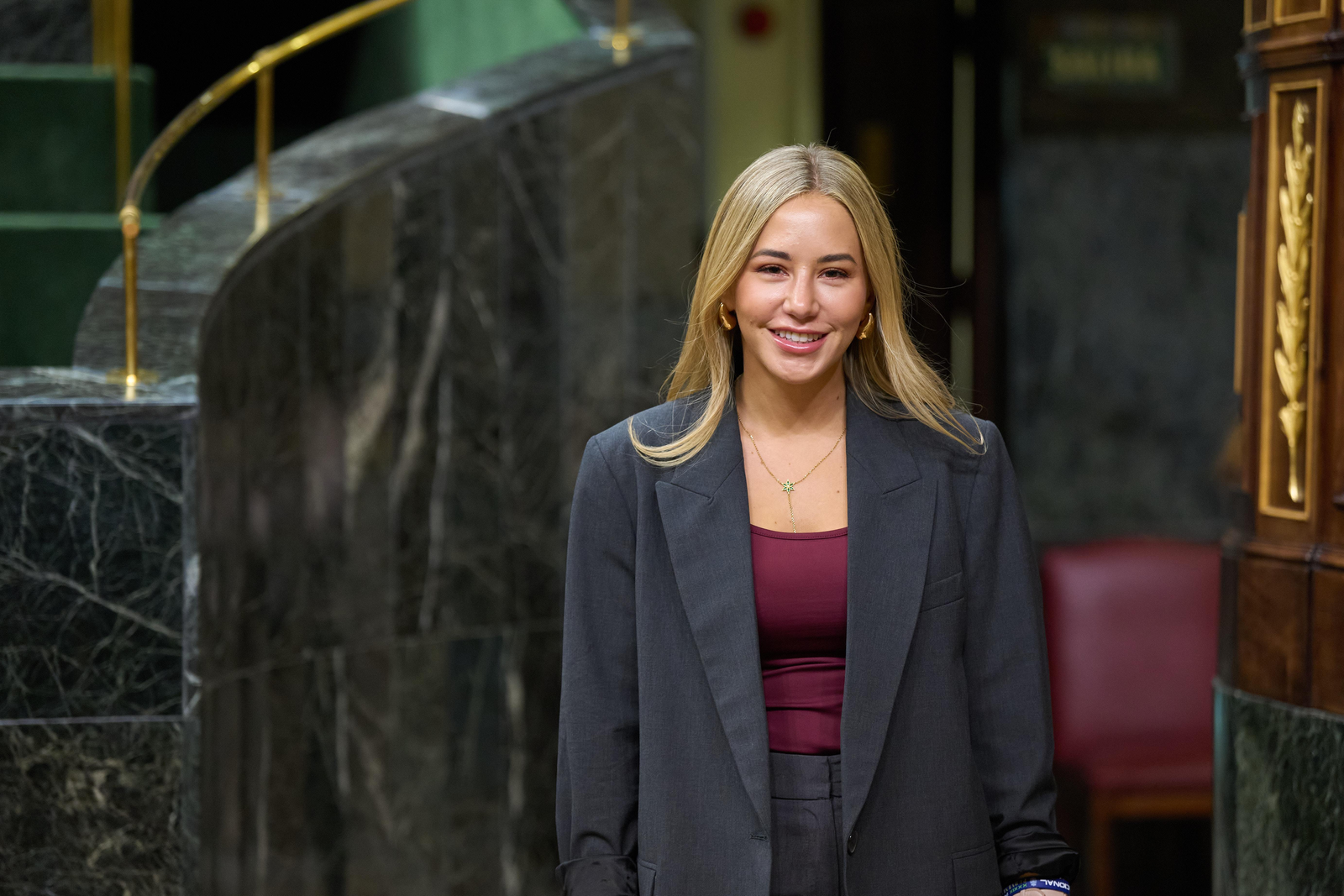 Noelia Núñez dimite de todos sus cargos tras admitir que falseó su currículum académico Noelia Núñez dimite de todos sus cargos tras admitir que falseó su currículum académico