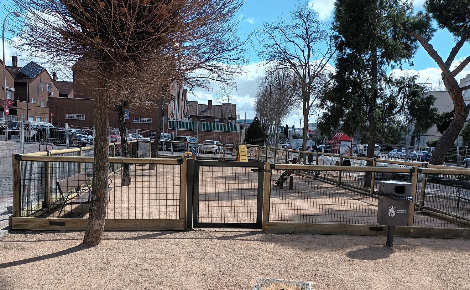 Fuenlabrada renueva más de 8.000 m² de áreas caninas y anuncia una nueva zona en el Parque de la Solidaridad Fuenlabrada renueva más de 8.000 m² de áreas caninas y anuncia una nueva zona en el Parque de la Solidaridad