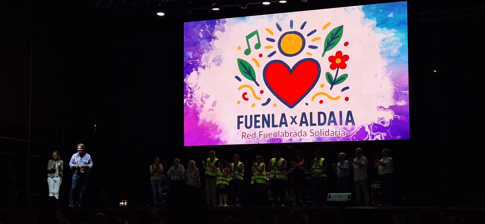 Fuenlabrada recauda 45.000 € para reconstruir el Centro de Mayores de Aldaia en el festival “Fuenla X Aldaia” Fuenlabrada recauda 45.000 € para reconstruir el Centro de Mayores de Aldaia en el festival “Fuenla X Aldaia”