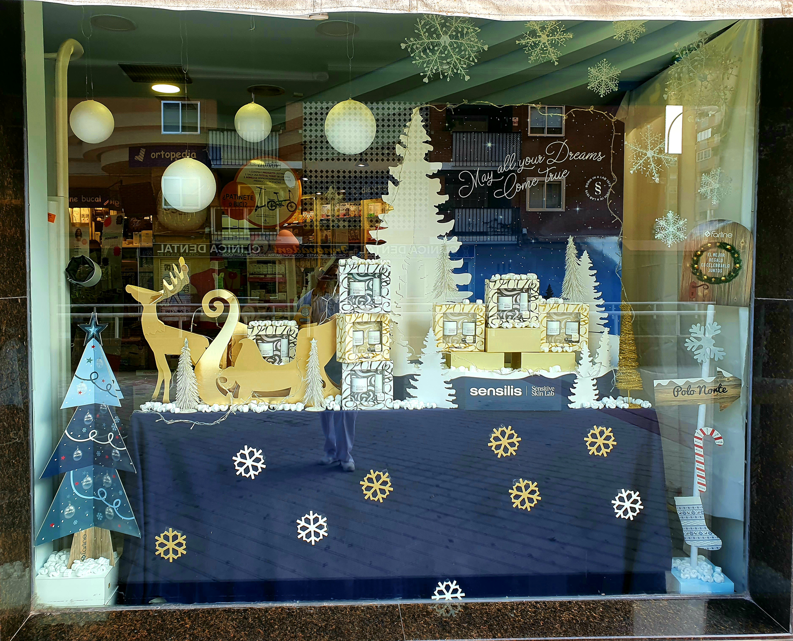 El VI Concurso de Escaparatismo Navideño de Fuenlabrada aumenta sus premios a un total de 12.900 euros
