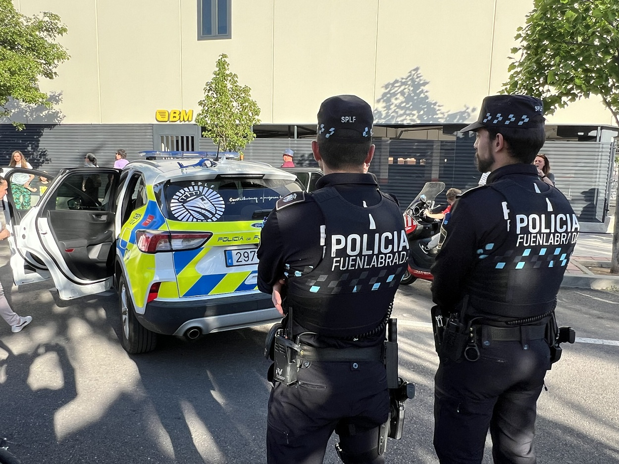 Fuenlabrada refuerza la seguridad vial con una campaña contra las distracciones al volante Fuenlabrada refuerza la seguridad vial con una campaña contra las distracciones al volante