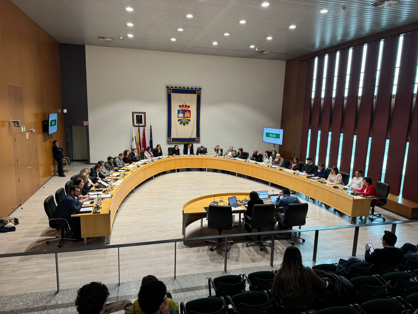 El Pleno solicita a la Comunidad de Madrid su apoyo al pequeño comercio local