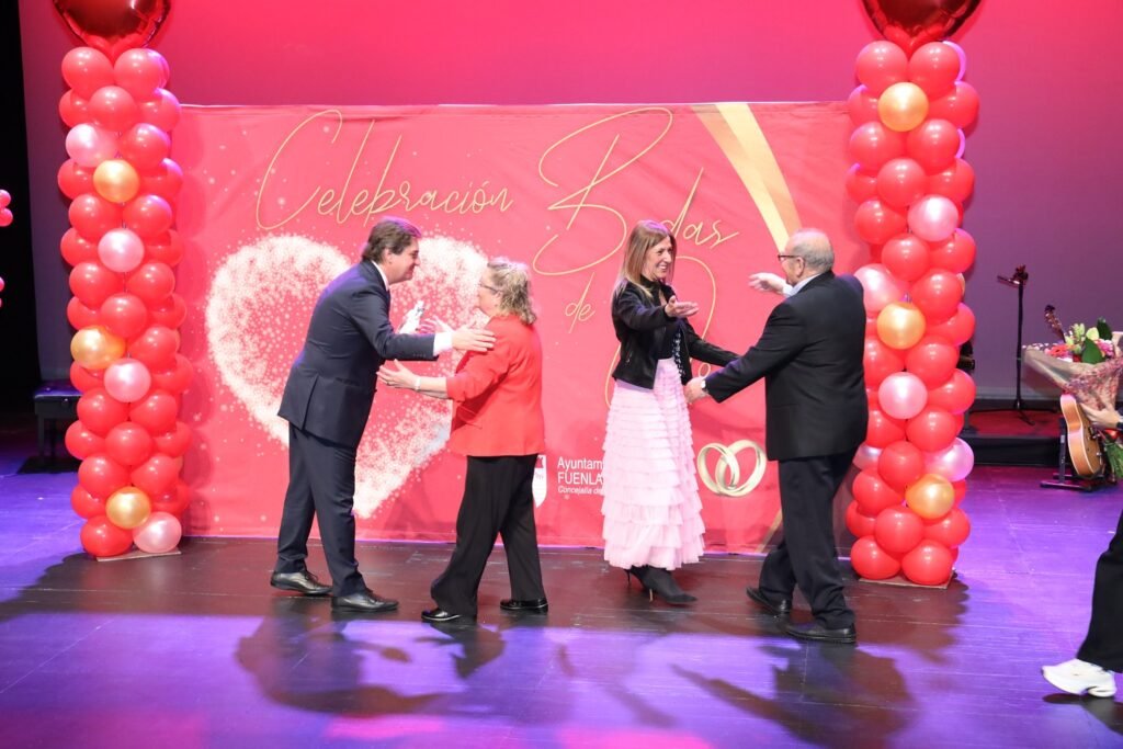 Fuenlabrada celebra la Gala de las Bodas de Oro 2026. Más de 50 parejas que se casaron en 1976 recibirán un homenaje en el Tomás y Valiente con Luis Larrodera