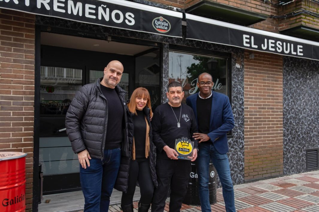 ¿Buscas la mejor tortilla de Fuenlabrada? Descubre los bares ganadores de la Feria 2026 y disfruta de las recetas premiadas del 13 al 15 de marzo. ¡No te las pierdas!