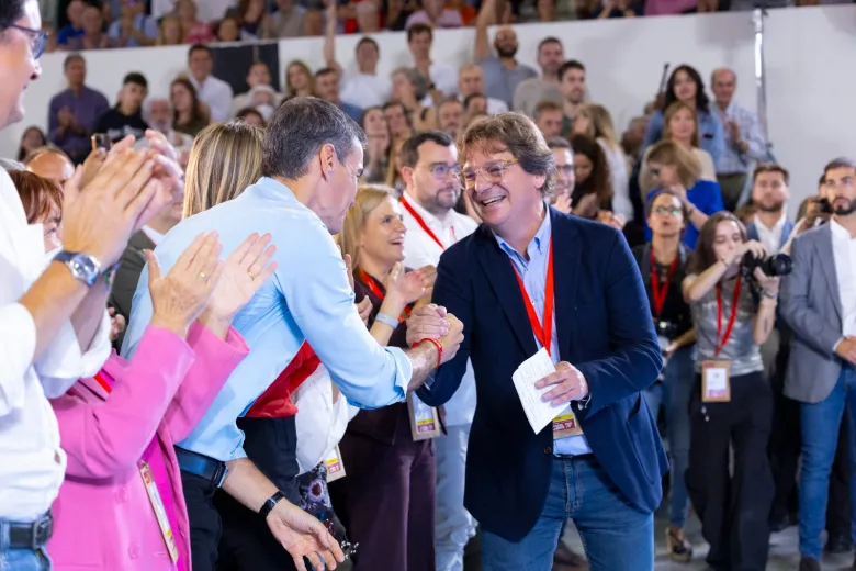 Fuenlabrada se convierte en el epicentro de la precampaña nacional del PSOE con Sánchez y Ayala en el Tomás y Valiente