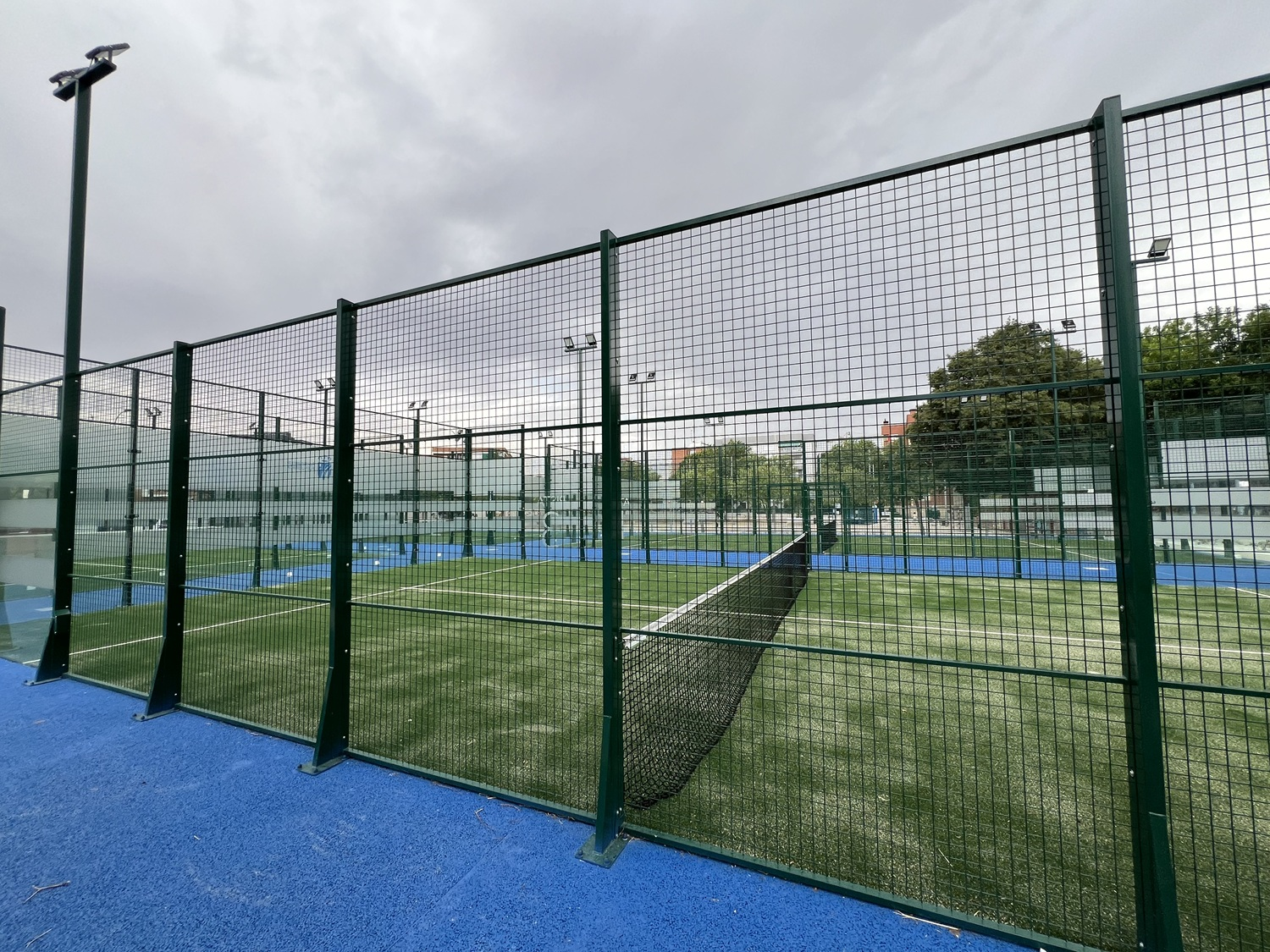 El polideportivo La Cueva estrena cuatro nuevas pistas de pádel: inversión de 223.000 euros y ya disponibles para alquiler