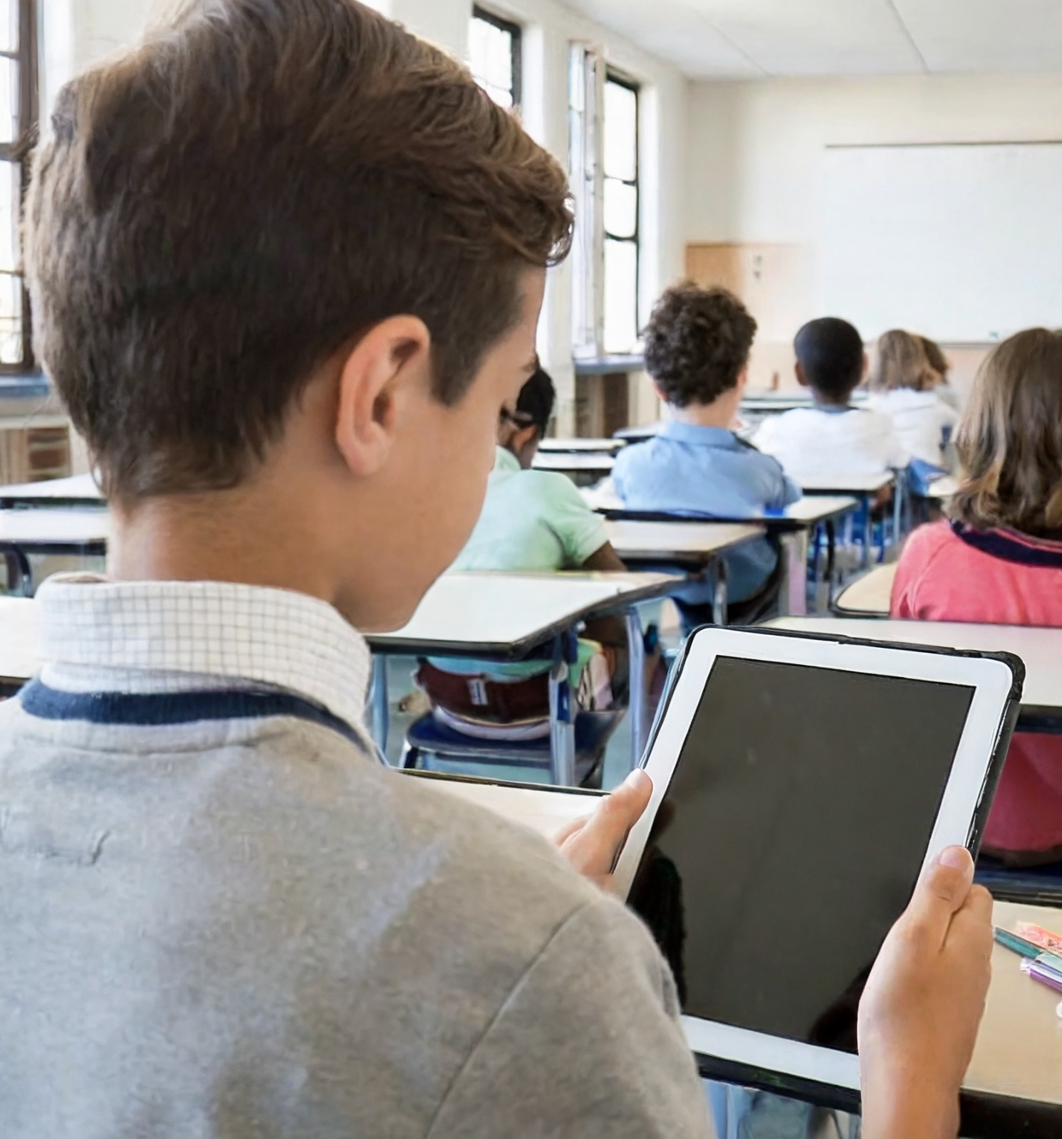 Fuenlabrada ofrece un taller gratuito para guiar a las familias en el primer contacto de los menores con la tecnología
